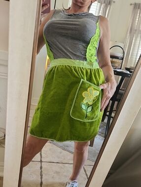 Vintage Apron $18